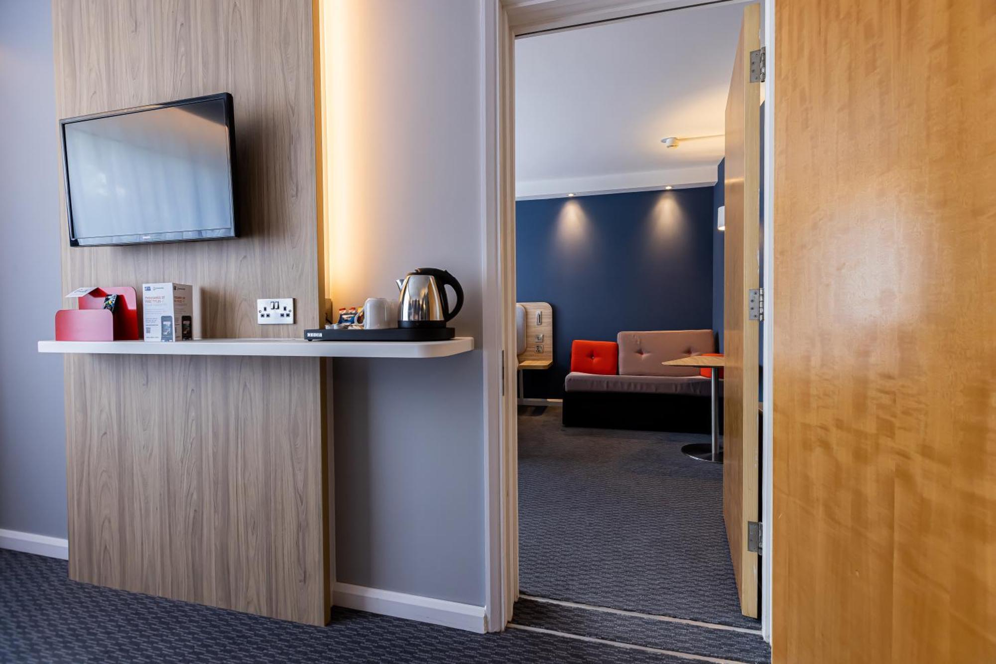 Express By Ihg Hotel 3*