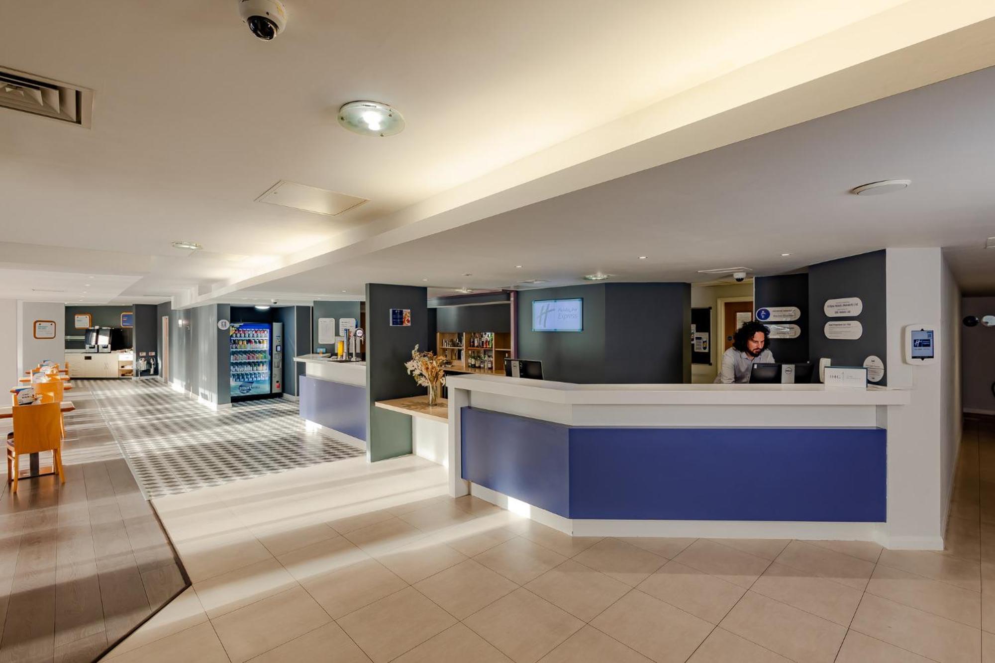 Express By Ihg Hotel 3*