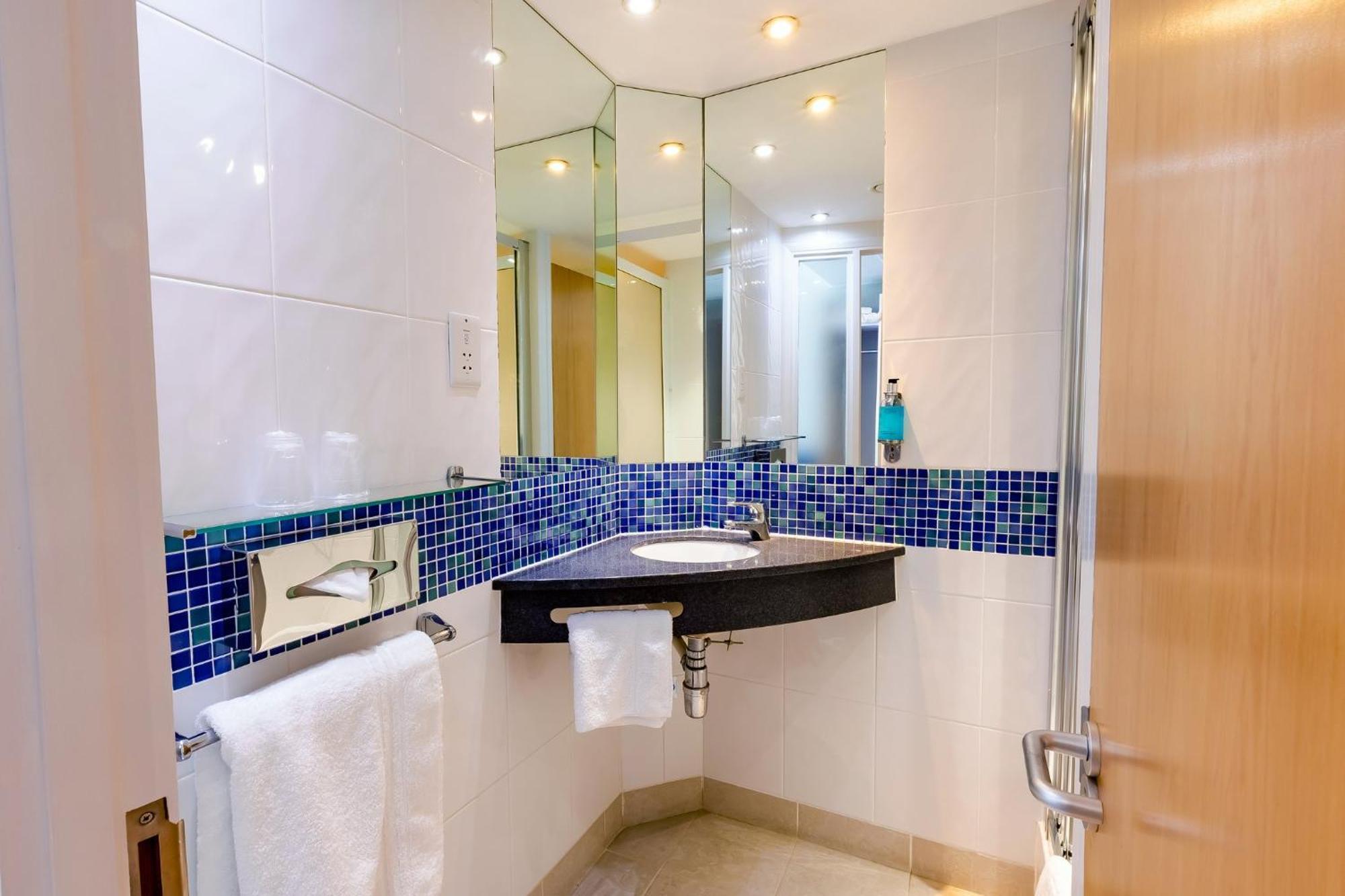 Express By Ihg Hotel 3*